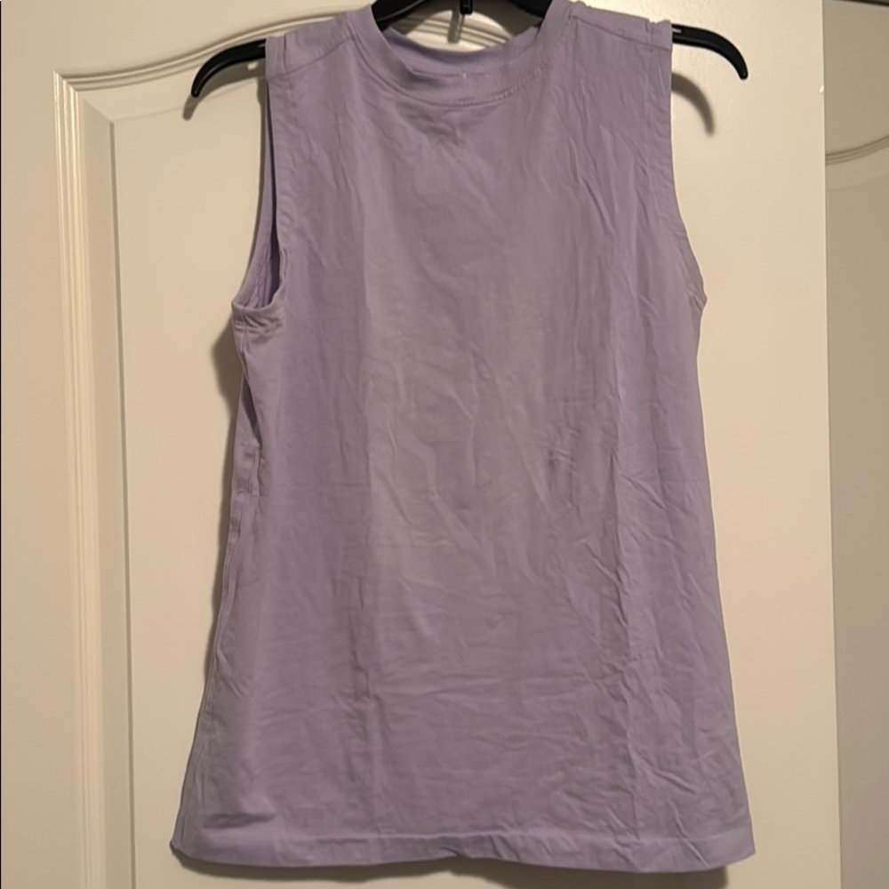 Women’s Lululemon tank